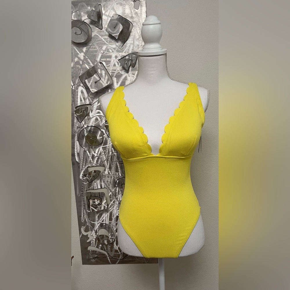 Brand New- Kate Spade- Plunge One Piece
Swimsuit - Pique Scallops